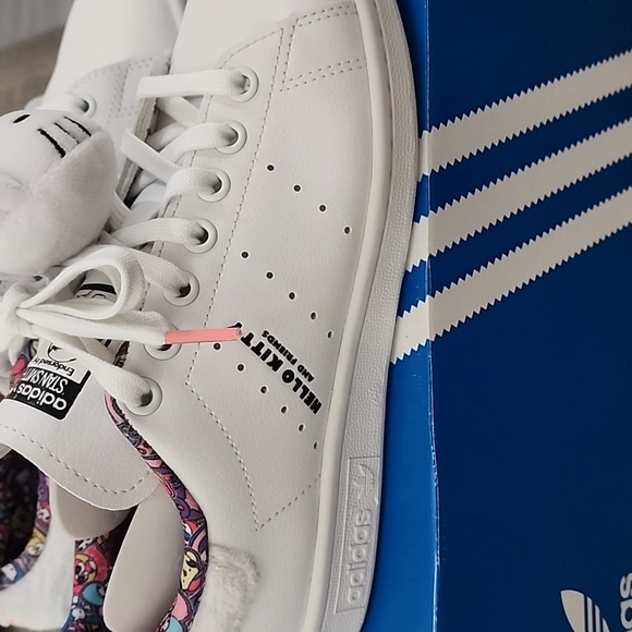 Adidas Stan Smith Hello Kitty - Picture 4 of 16